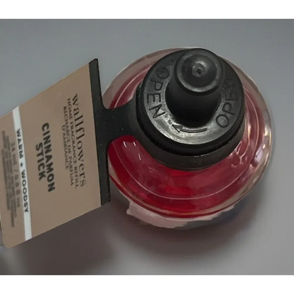 Bath & Body Works Cinnamon Stick Warm‎ Woodsy - 3 Wallflower Plug In Refills - Picture 5 of 9